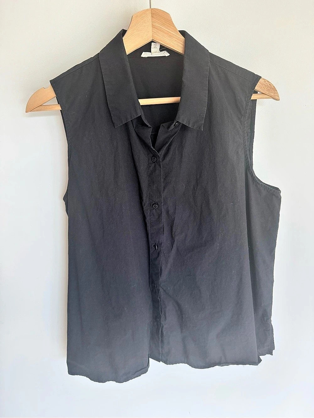 Eileen Fisher Sleeveless Button Down Top in Black medium